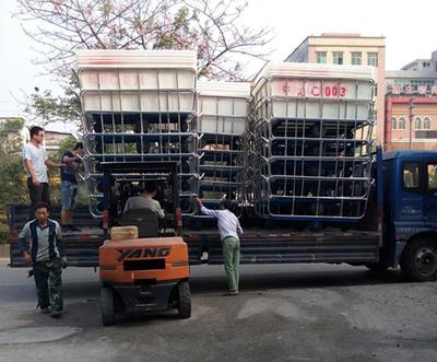 全国通用无纺布染色推布车 槽钢与角铁焊制的耐用印染方桶装布车解析